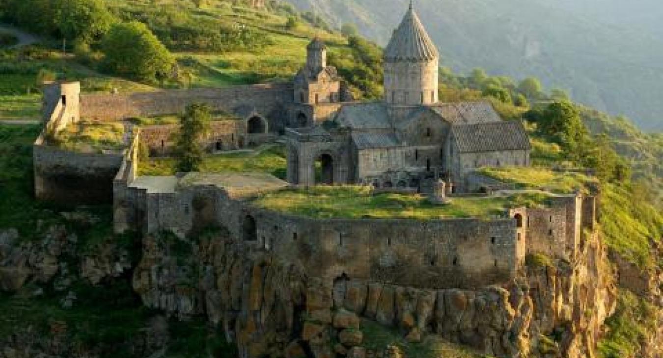 There is no Abadía del Torcal except in my imagination and in my historical thrillers.